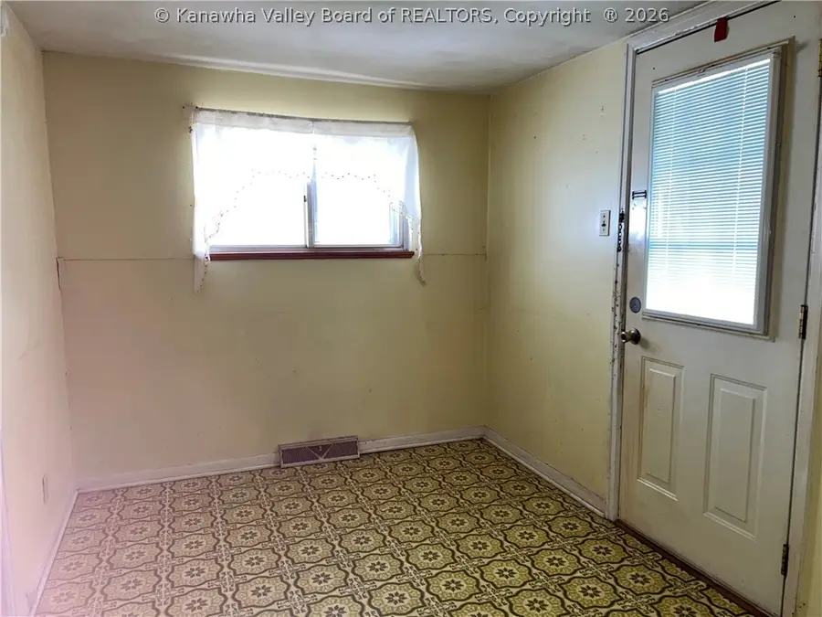 401 Walnut Street, Saint Albans, WV 25177 - #3