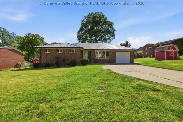 305 Caroline Drive, Hurricane, WV 25526