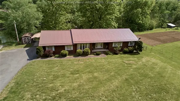 6316 Elk River Road N, Clendenin, WV 25045