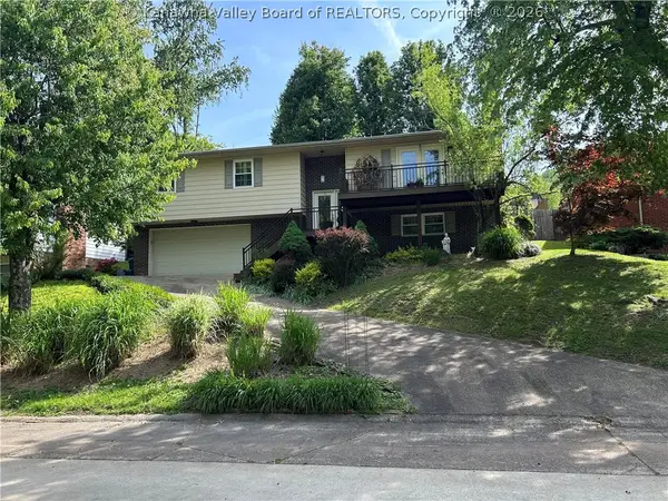 107 Cherry Lane, Glasgow, WV 25086
