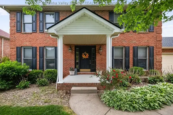 112 Willowood Circle, Hurricane, WV 25526