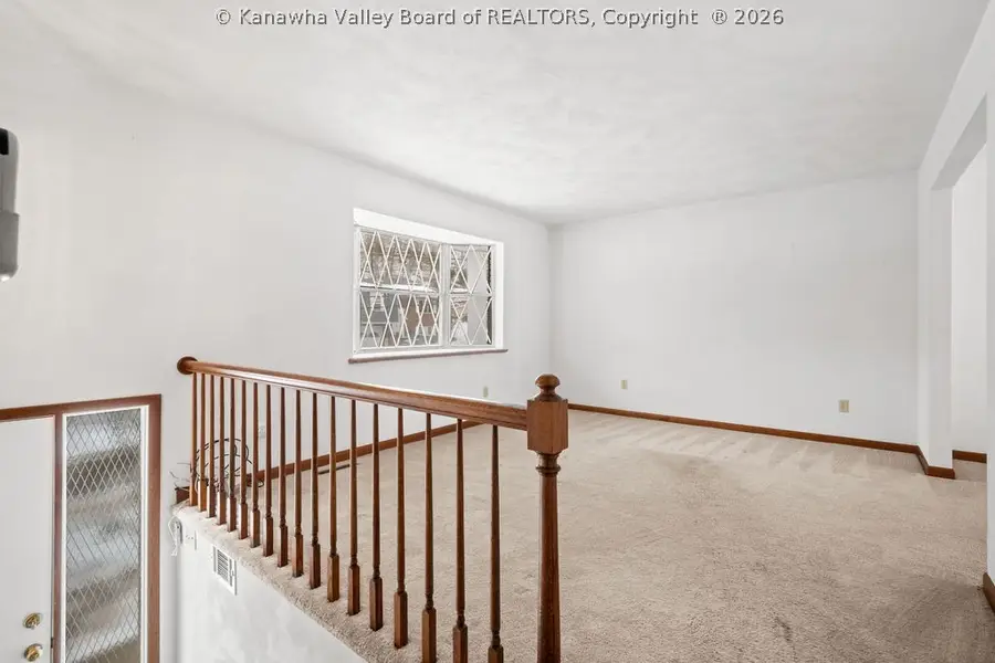 54 Oakmont Drive, Poca, WV 25159 - #2