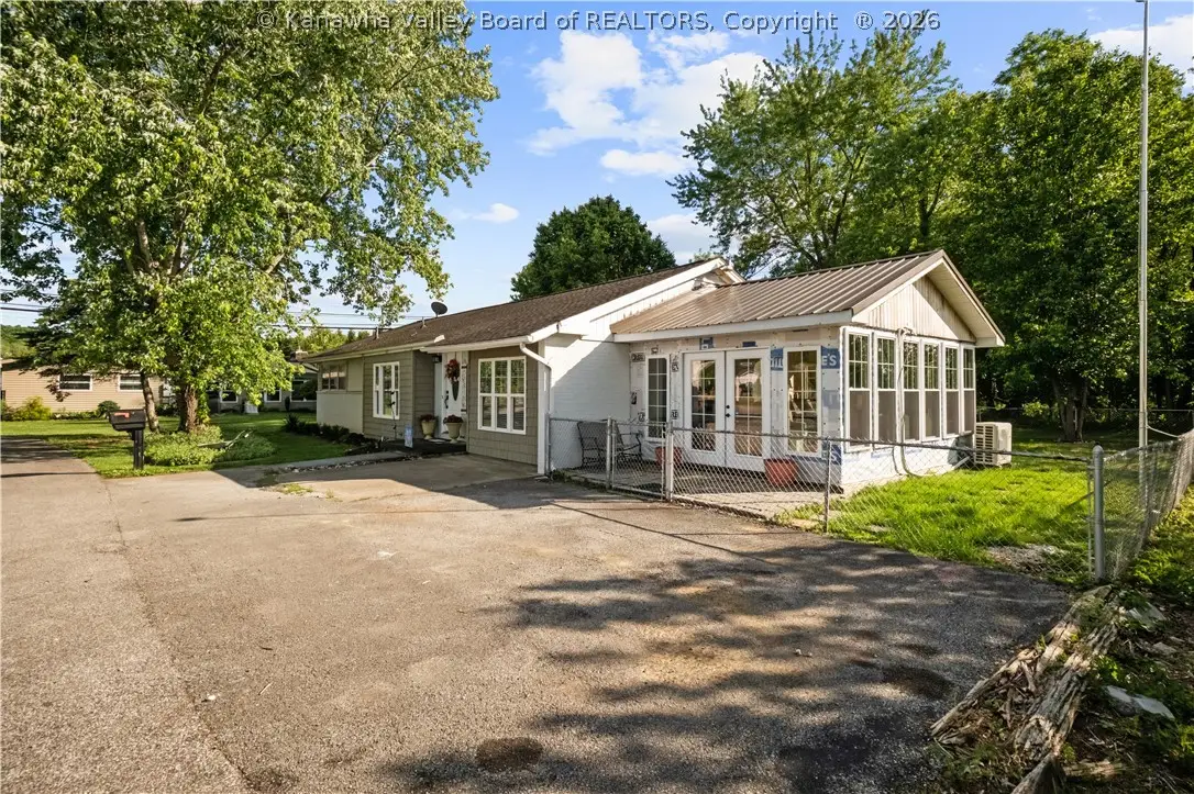 1 Bridge Street, Winfield, WV 25213 - #1