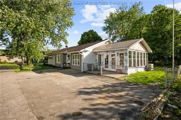 1 Bridge Street, Winfield, WV 25213