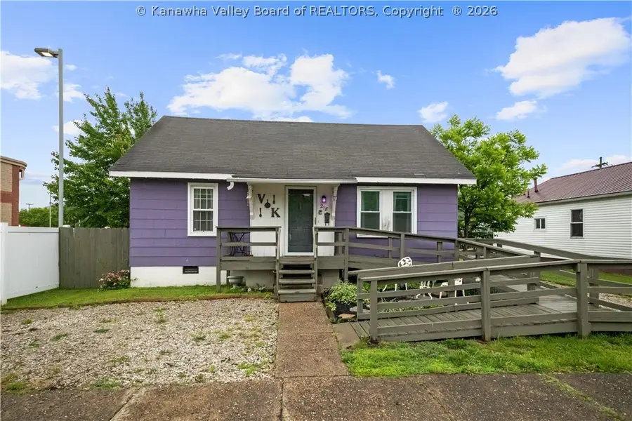 218 3rd Avenue, Saint Albans, WV 25177 - #2