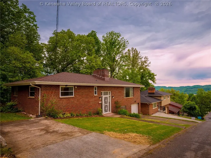 935 S Walnut Street, Saint Albans, WV 25177 - #2