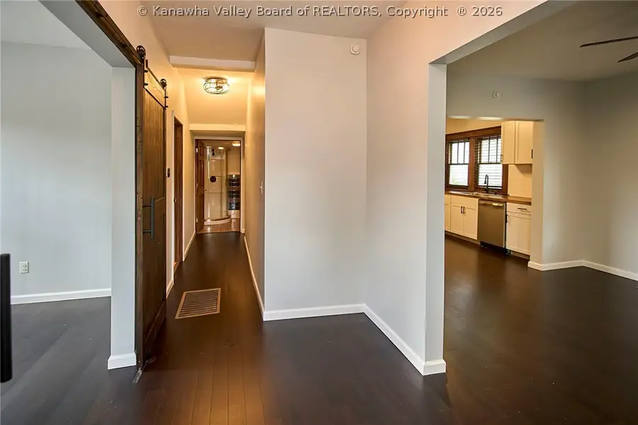 1576 Washington Street E, Charleston, WV 25311 - #3