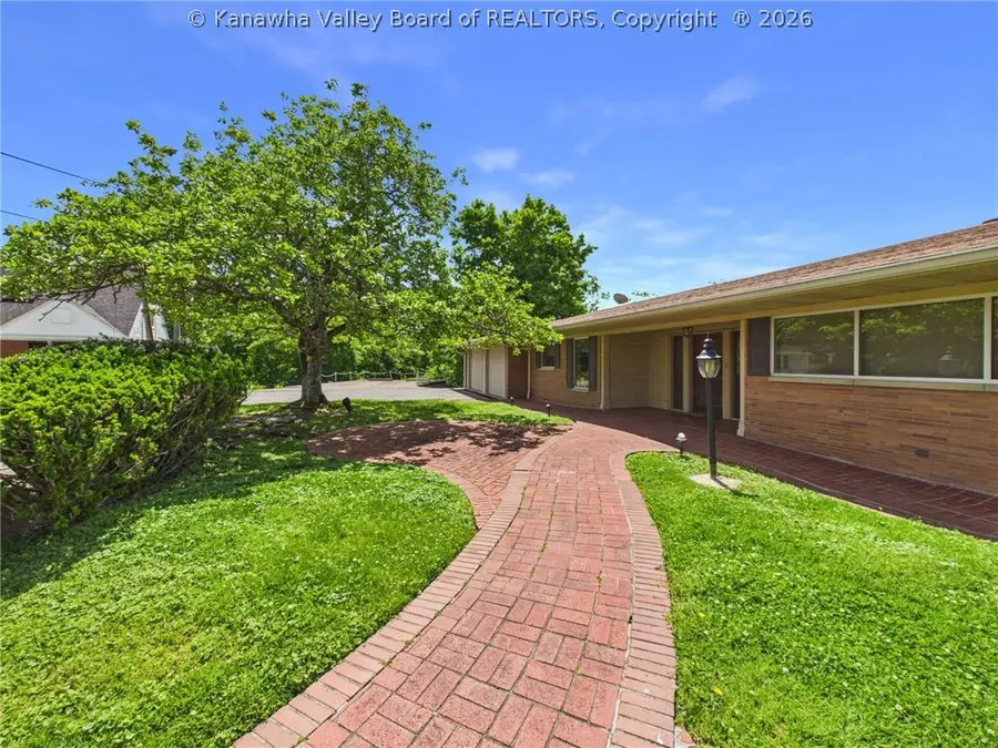 541 N Inwood Drive, Huntington, WV 25701 - #2