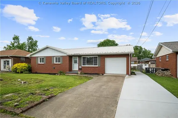 2012 Washington Avenue, St Albans, WV 25177