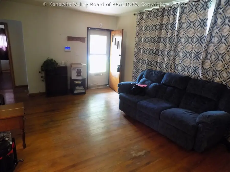 4910 Washington Avenue Se, Charleston, WV 25304 - #3