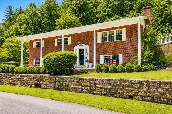 169 Burning Springs Drive, Belle, WV 25015
