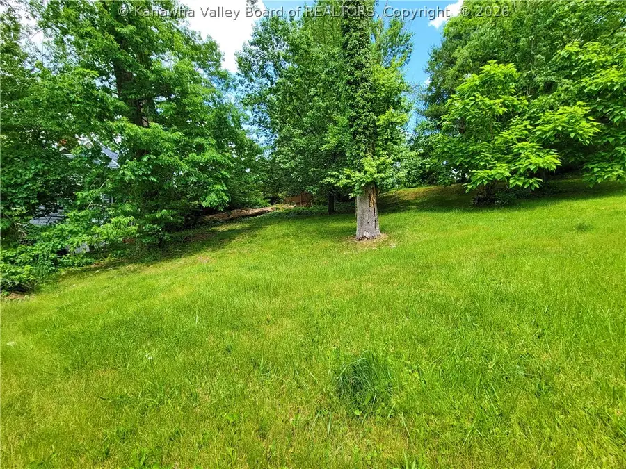 905 Laurel Road, Charleston, WV 25314 - #3