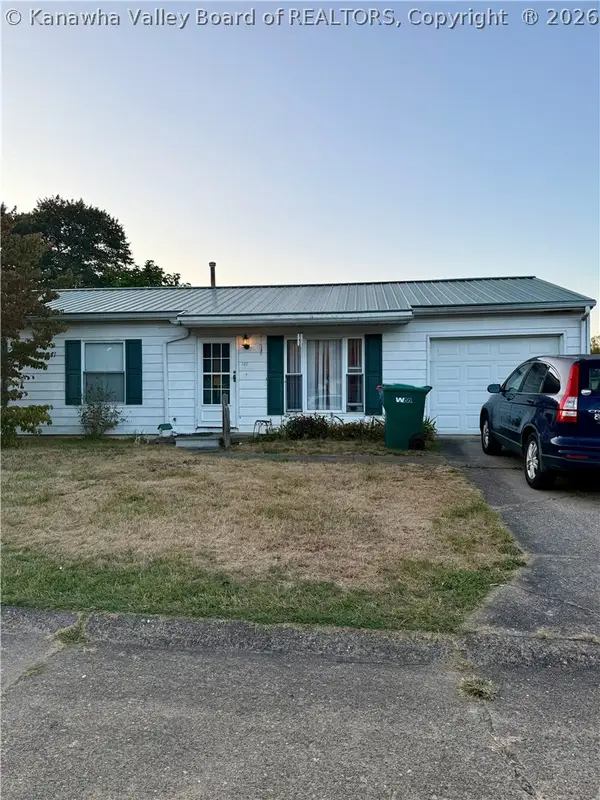 107 Dodd Street, Poca, WV 25159