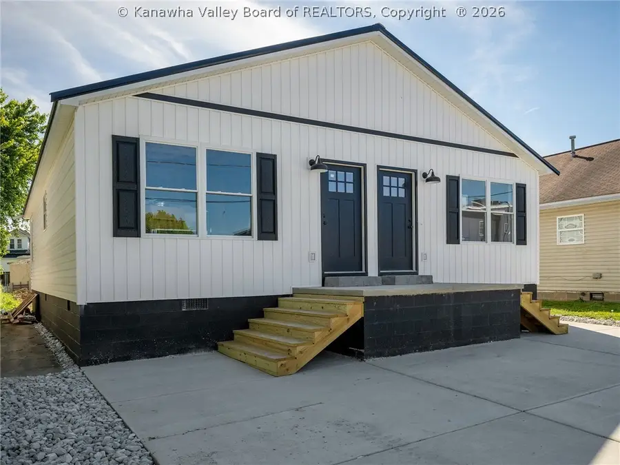 156 6th Street, Dunbar, WV 25064 - #2