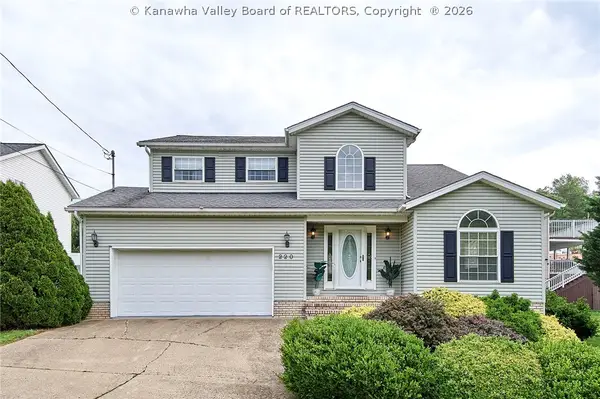 220 Crestview Drive, Charleston, WV 25302