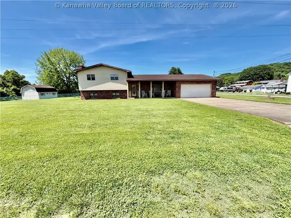 50 Mcmechan Street, Ravenswood, WV 26164