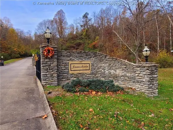 21 Delaware Drive, Hurricane, WV 25526