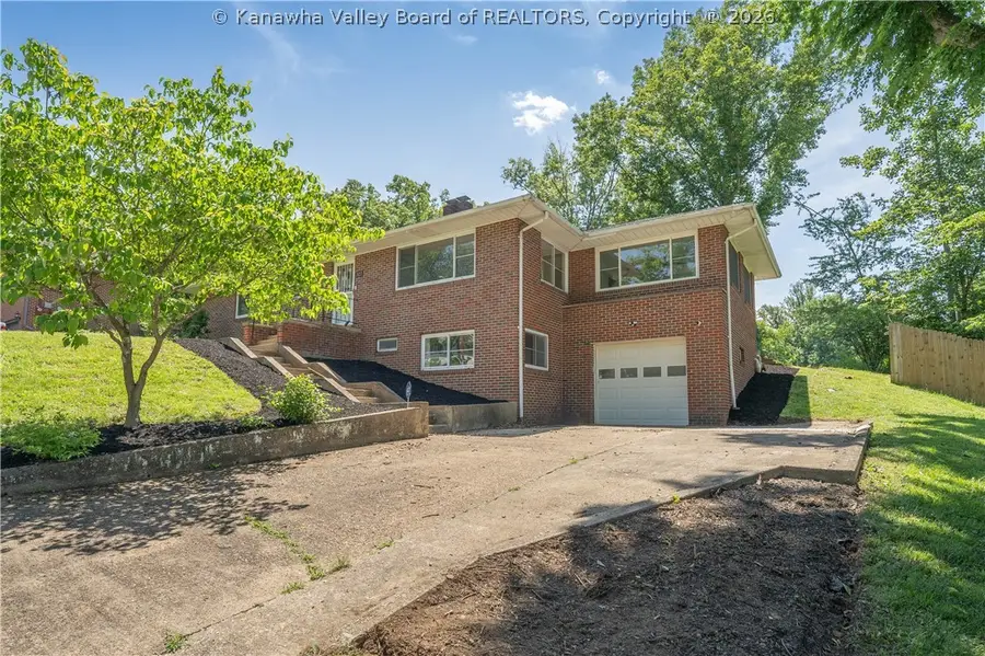 827 Hughes Drive, Saint Albans, WV 25177 - #2