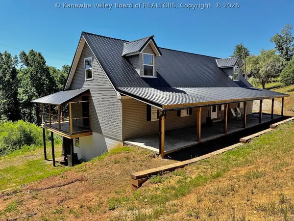 14790 Mclane Pike, Liberty, WV 25124