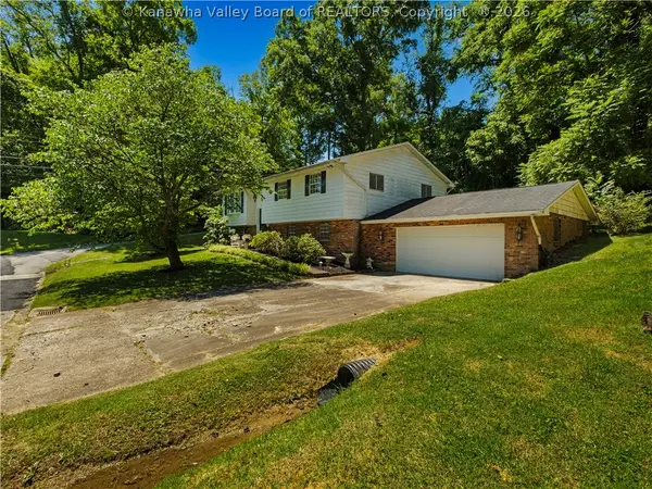 241 Lakeview Drive, St Albans, WV 25177