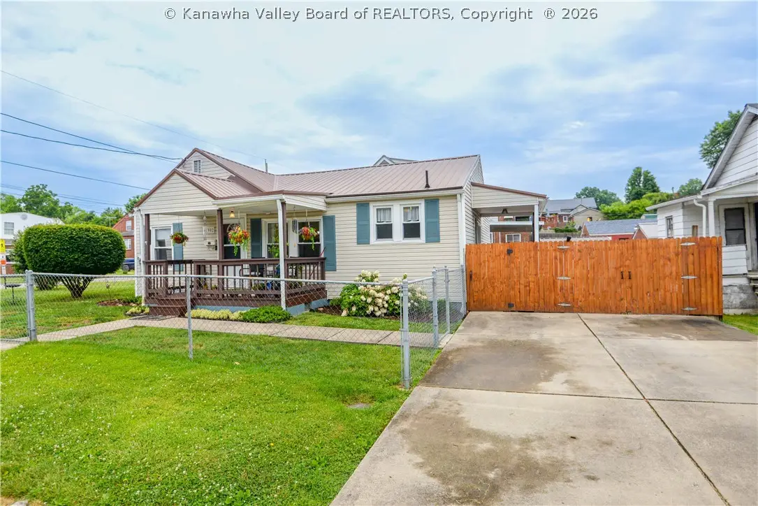 902 S B Street, Saint Albans, WV 25177 - #1