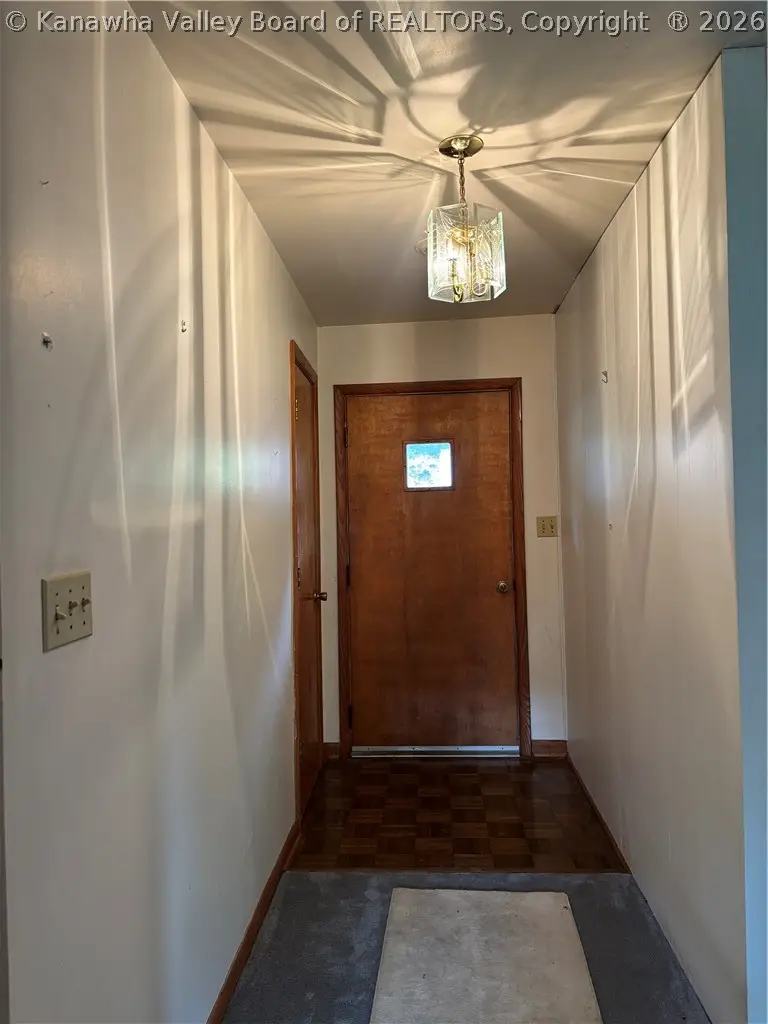 654 Gordon Drive, Charleston, WV 25314 - #2
