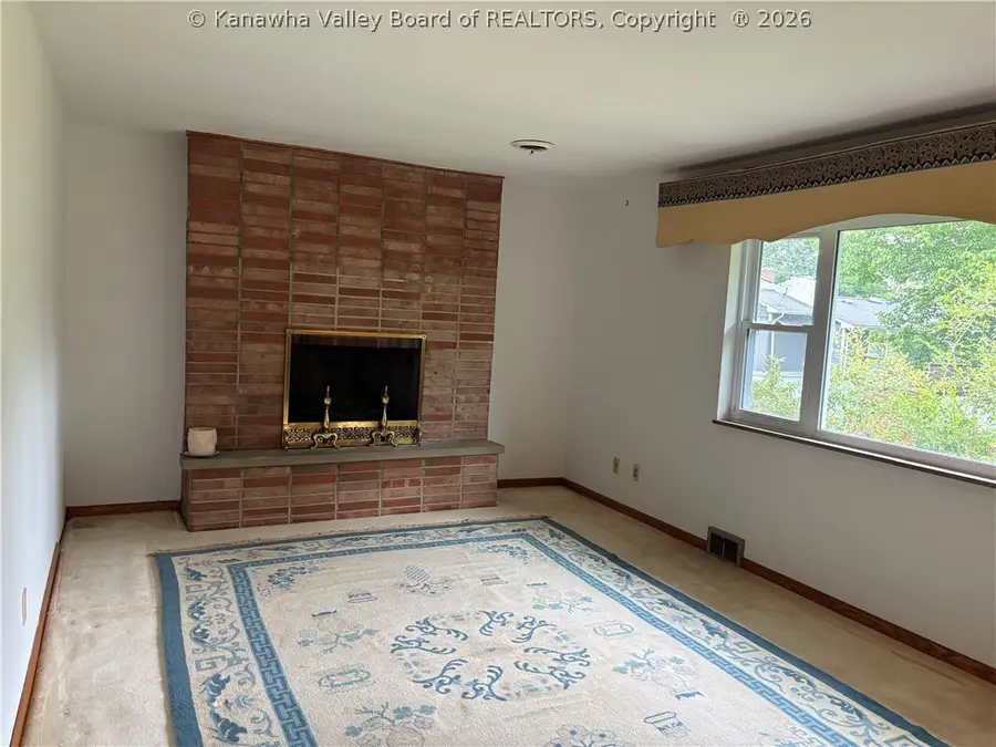 654 Gordon Drive, Charleston, WV 25314 - #3