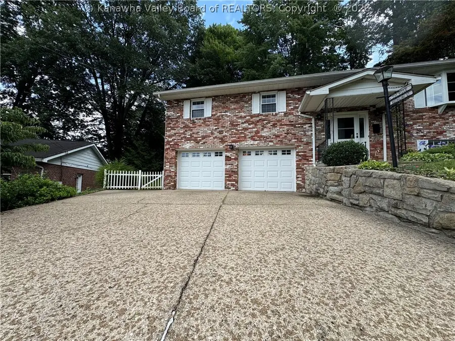 940 Helene Street, Saint Albans, WV 25177 - #3