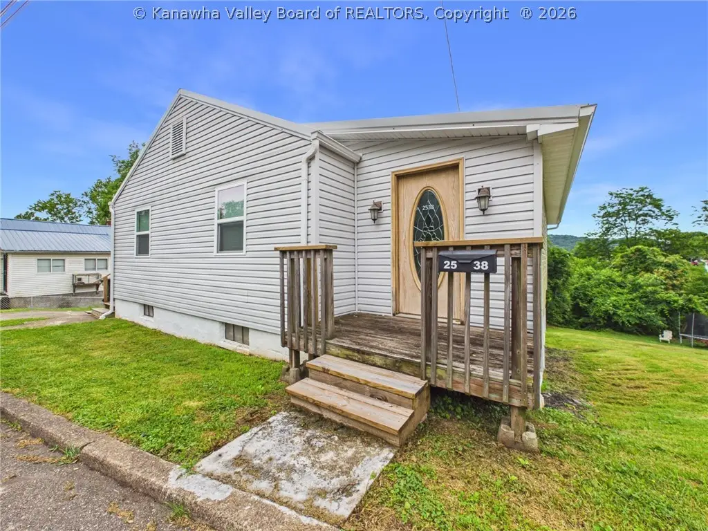 2538 3rd Avenue, Nitro, WV 25143 - #1