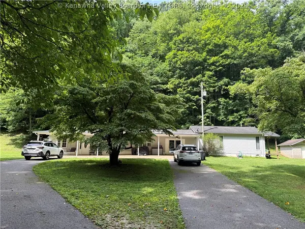 3061 Big Ugly Creek Road, Chapmanville, WV 25508
