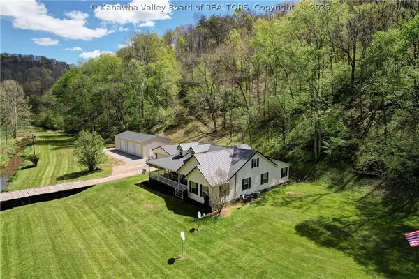 141 Canoe Run Road, Looneyville, WV 25259