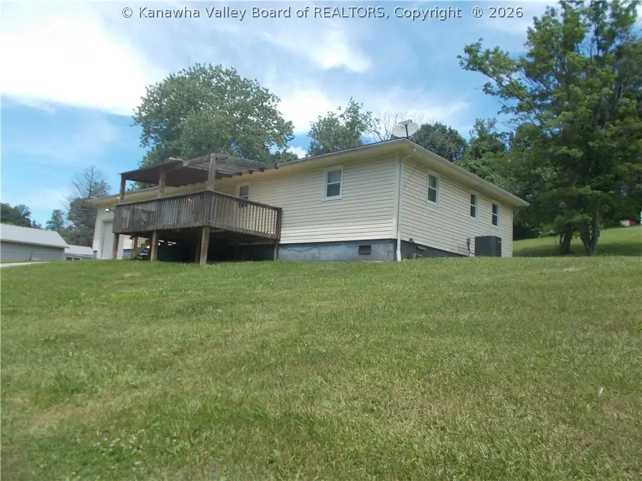 228 Crooked Creek Road, Scott Depot, WV 25560 - #2