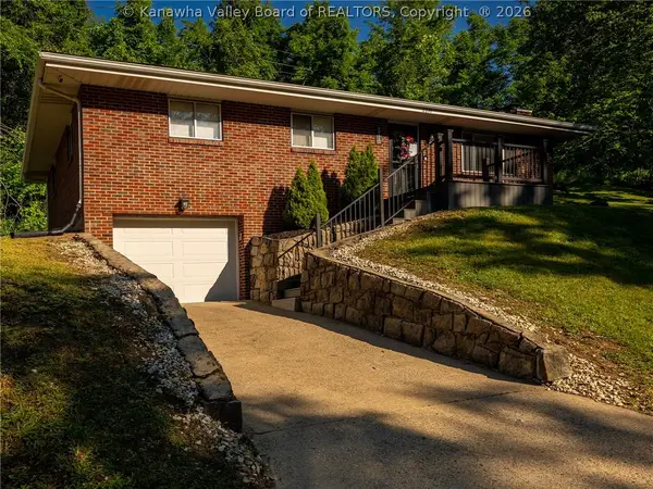 2211 Larwood Drive, Charleston, WV 25302