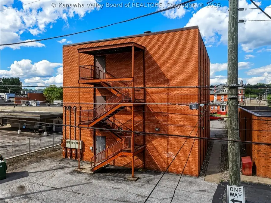 1213 Virginia Street E, Charleston, WV 25301 - #3