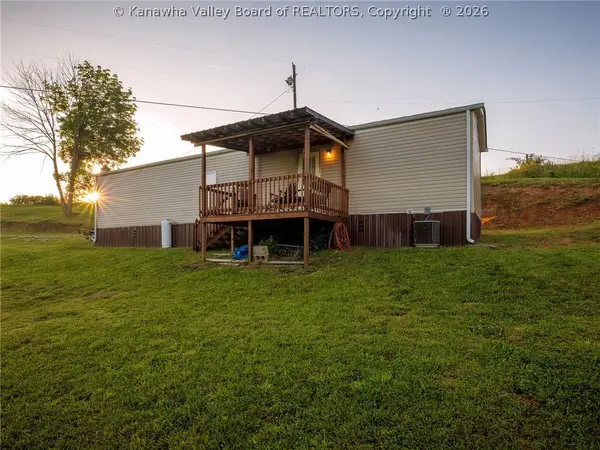 1425 Cooper Ridge Road, Milton, WV 25541