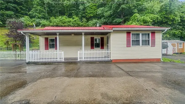 11 Birch Hollow Road, Barboursville, WV 25504