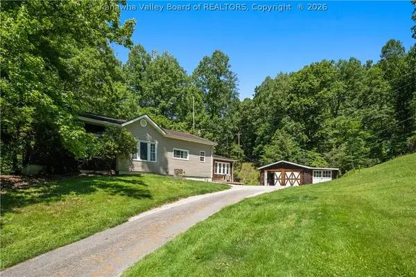 2937 Queen Road, Clendenin, WV 25045