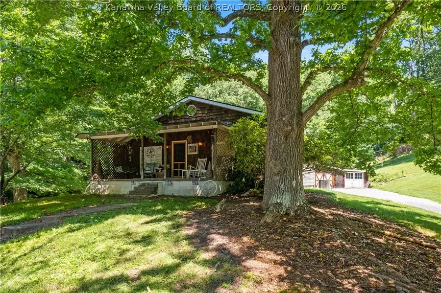 2937 Queen Road, Clendenin, WV 25045 - #2