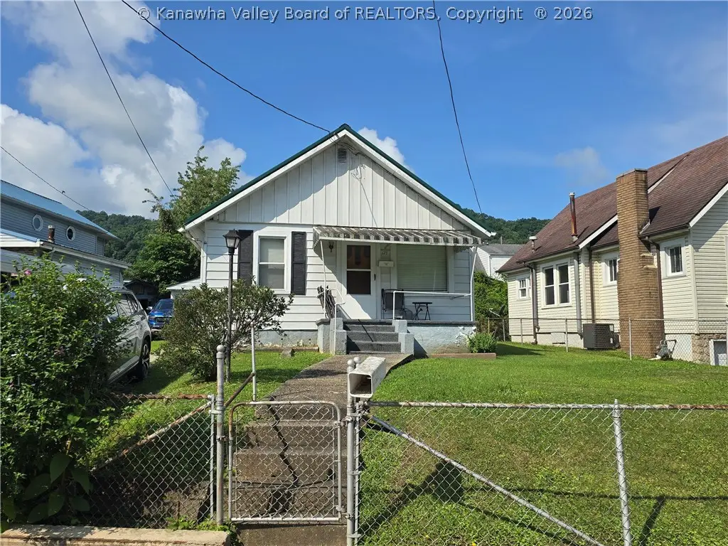 127 W Central Avenue, Belle, WV 25015 - #1