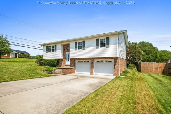 102 Moorefield Place, Scott Depot, WV 25556