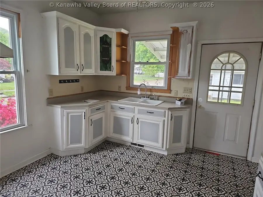 412 6th Street, Saint Marys, WV 26170 - #3