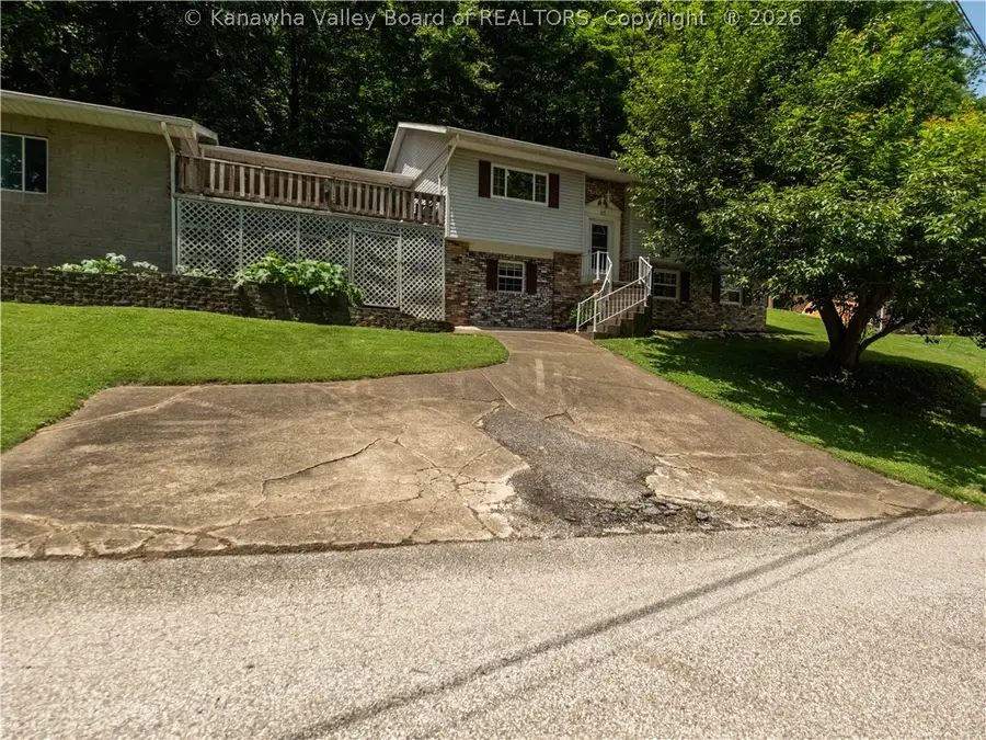 65 Skyline Drive, Saint Albans, WV 25177 - #2