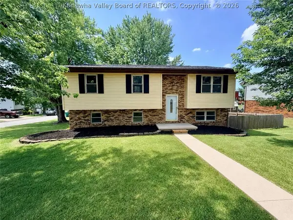 16 Cactus Lane, Hurricane, WV 25526