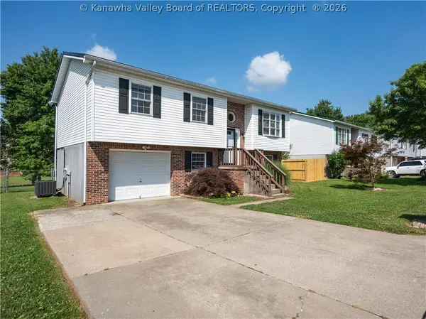 111 Hampton Lane, Hurricane, WV 25526