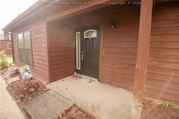 104 Trappers Place, Charleston, WV 25314