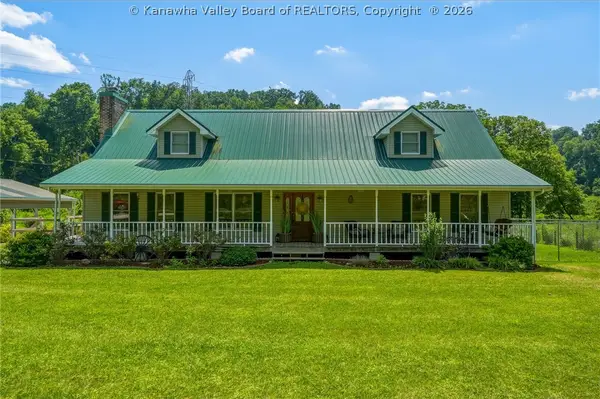 4461 Charleys Creek Road, Culloden, WV 25510