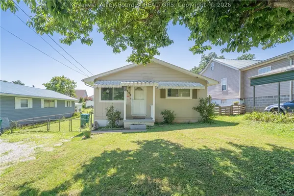 109 Valley Drive, Nitro, WV 25143