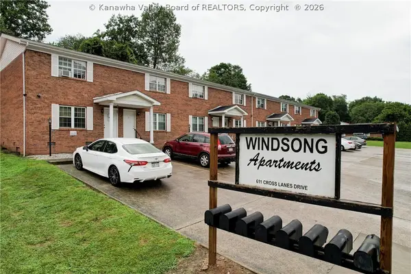 611 Cross Lanes Drive, Nitro, WV 25143