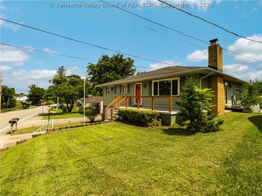 998 W Pea Ridge Road, Huntington, WV 25705 - #2
