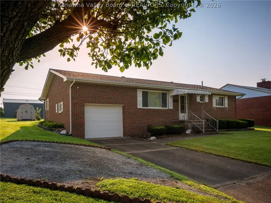 416 Hurricane Avenue, Hurricane, WV 25526 - #2